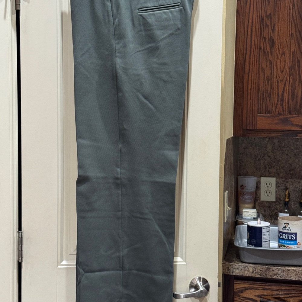 Ann Taylor Women's Green Trousers Sz 16